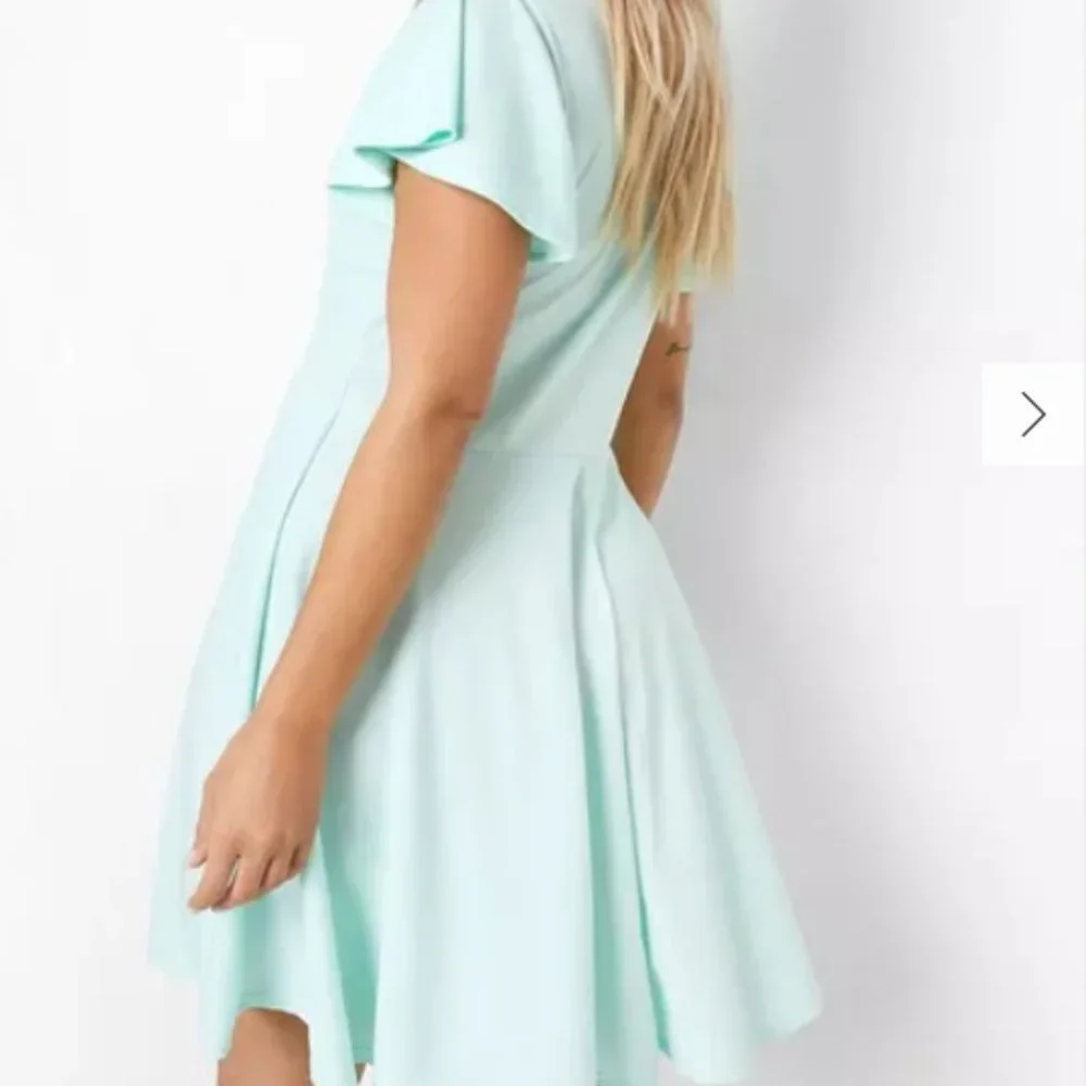Curve Ribbed Ruffle Skater Dress - Picture 2 of 4
